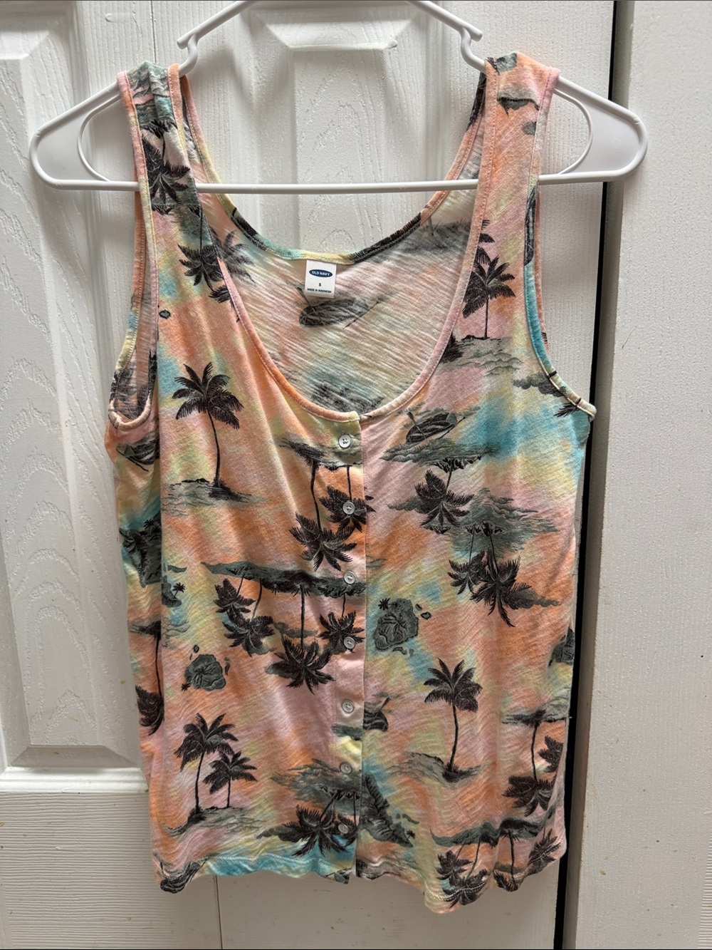 Old Navy Peach Multi Tropical Button-Front Tank